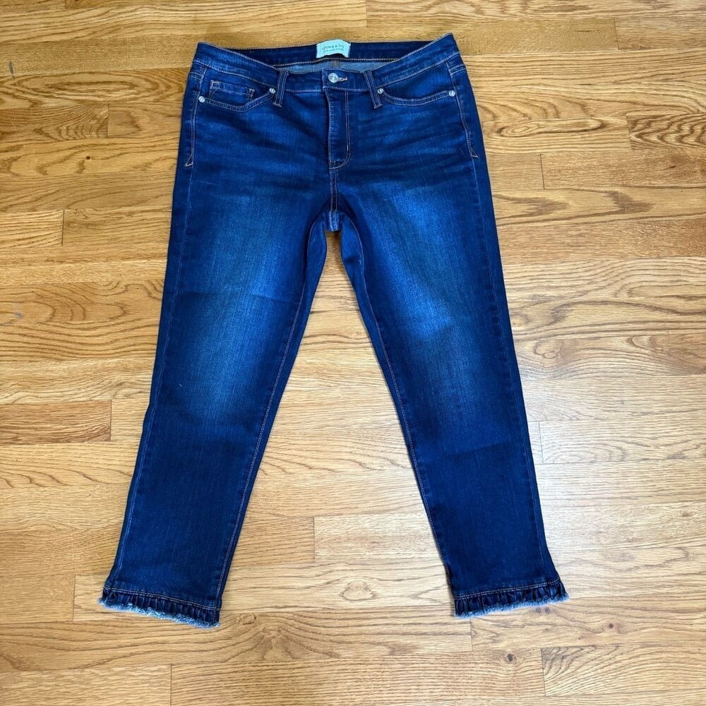 Crown & Ivy Cropped Ruffle Hem Jeans High Rise 10p
